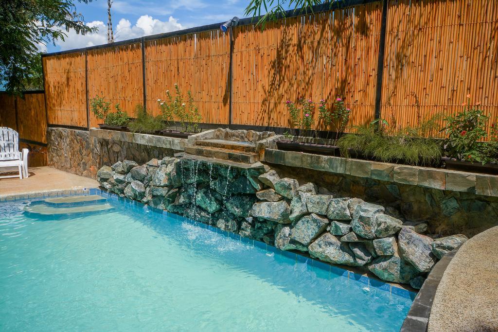 Hilltop Pool And Villa プエルト・プリンセサ エクステリア 写真