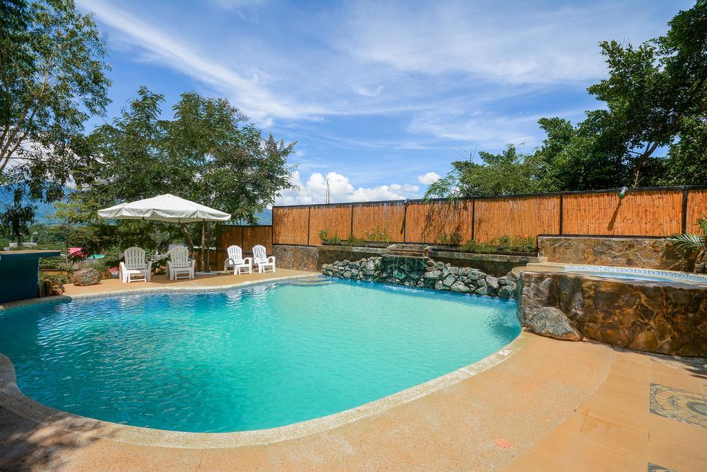 Hilltop Pool And Villa プエルト・プリンセサ エクステリア 写真