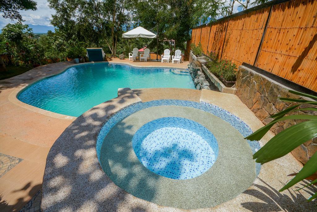 Hilltop Pool And Villa プエルト・プリンセサ エクステリア 写真