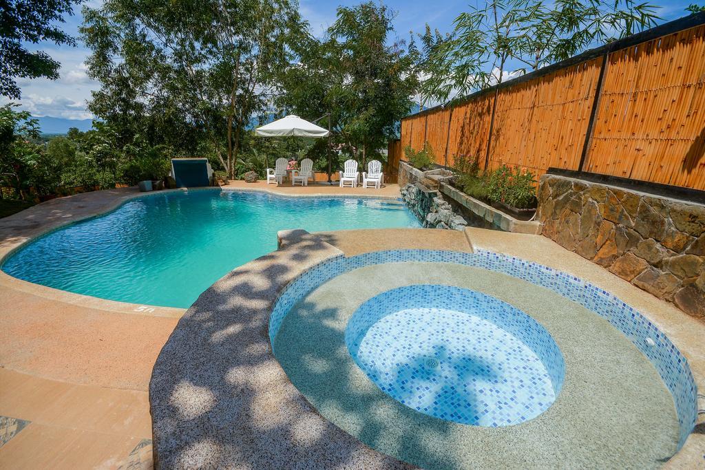 Hilltop Pool And Villa プエルト・プリンセサ エクステリア 写真